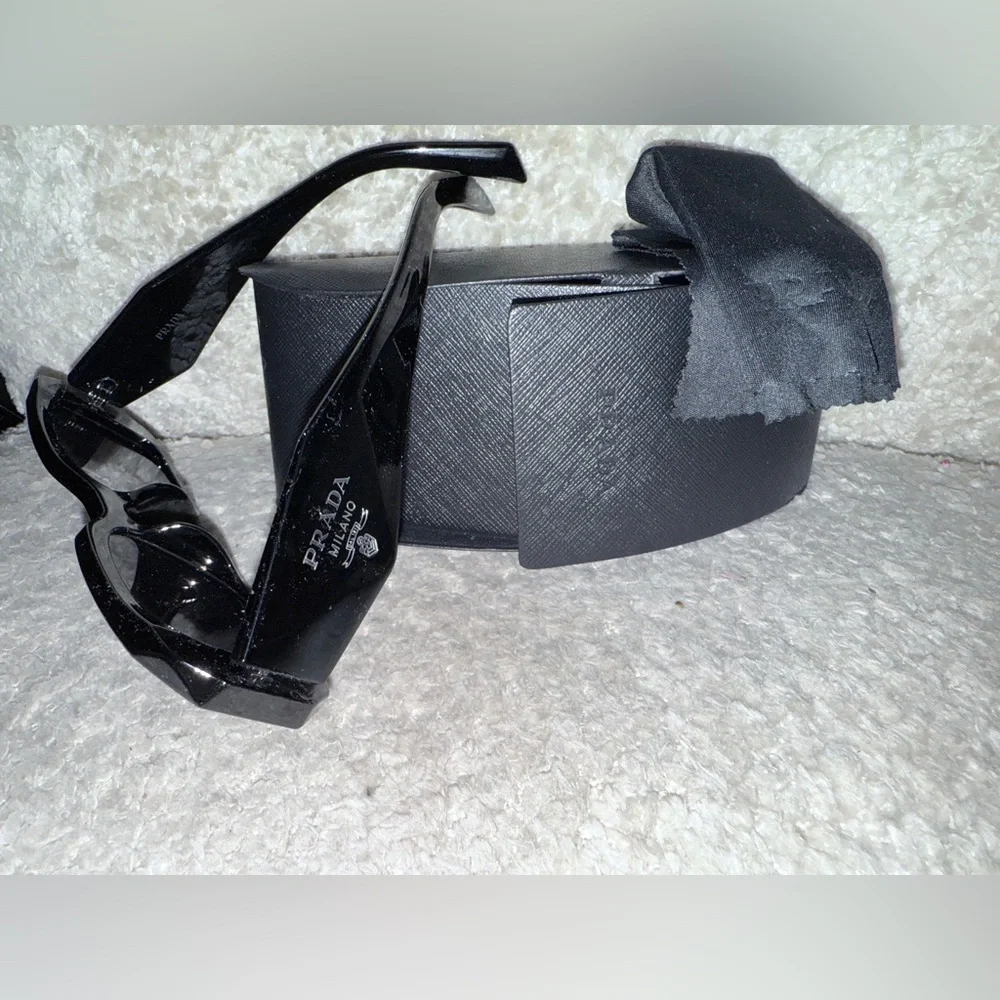 Prada Black Designer Sunglasses with case - Picture 5 of 8